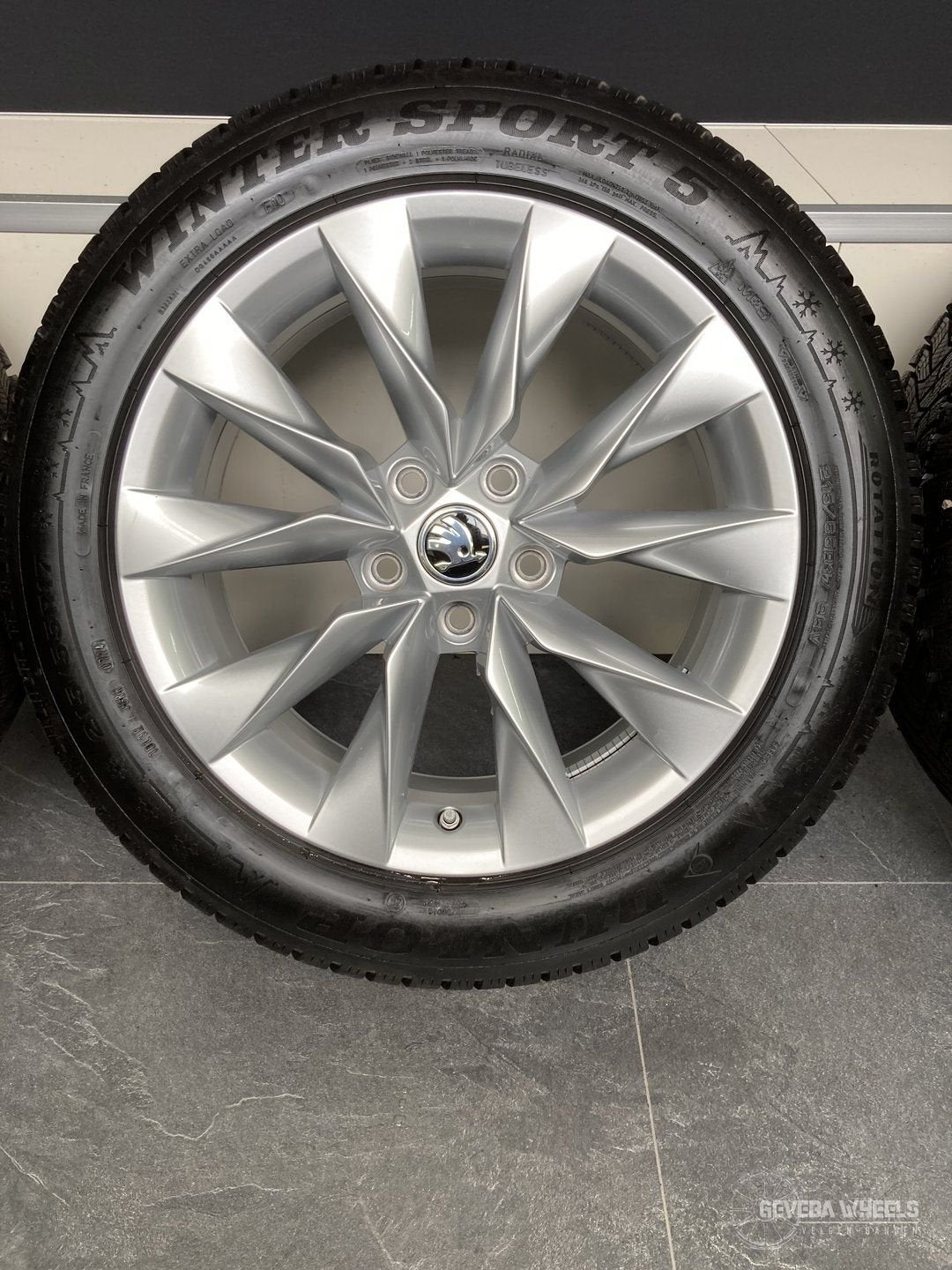 17” originele Skoda Superb B8 B9 velgen + winterbanden 5x112, Auto-onderdelen, Banden en Velgen, -, -, Banden en Velgen, 17 inch