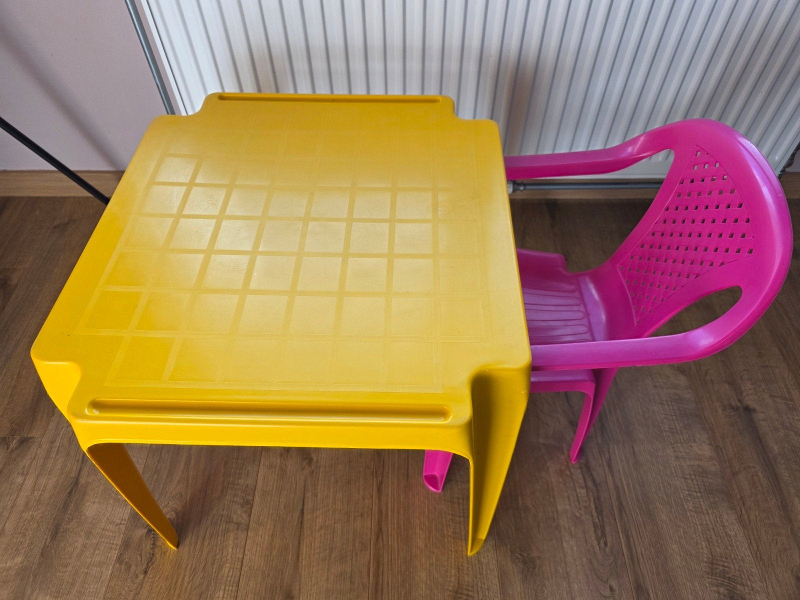 Tafel en stoeltje kleuter, Enlèvement