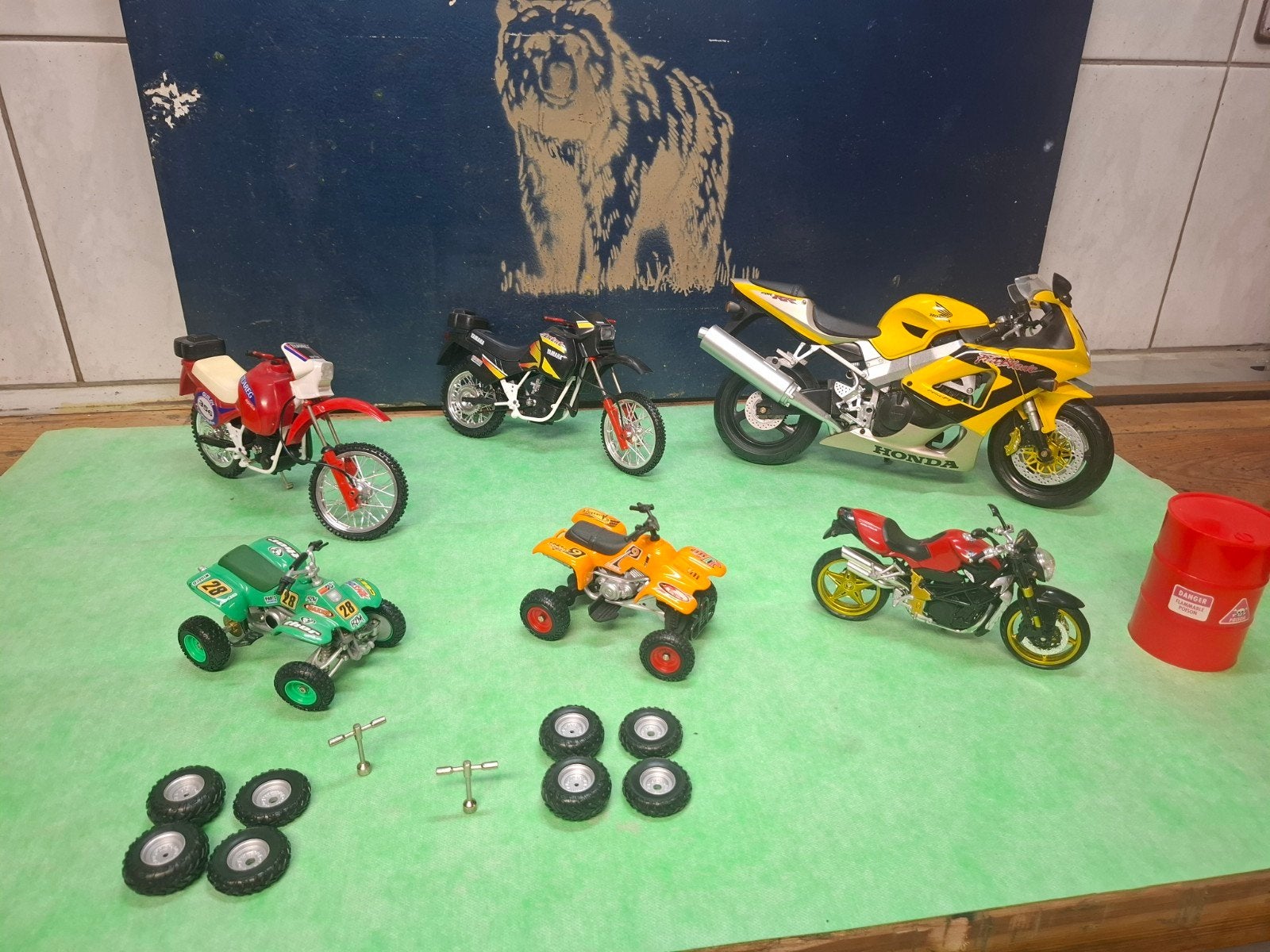moto miniature,, Enlèvement ou Envoi, Comme neuf, Autres types