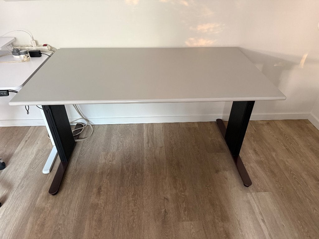Heavy desk, Maison & Meubles, Autres marques, Métal, 138 cm, Utilisé