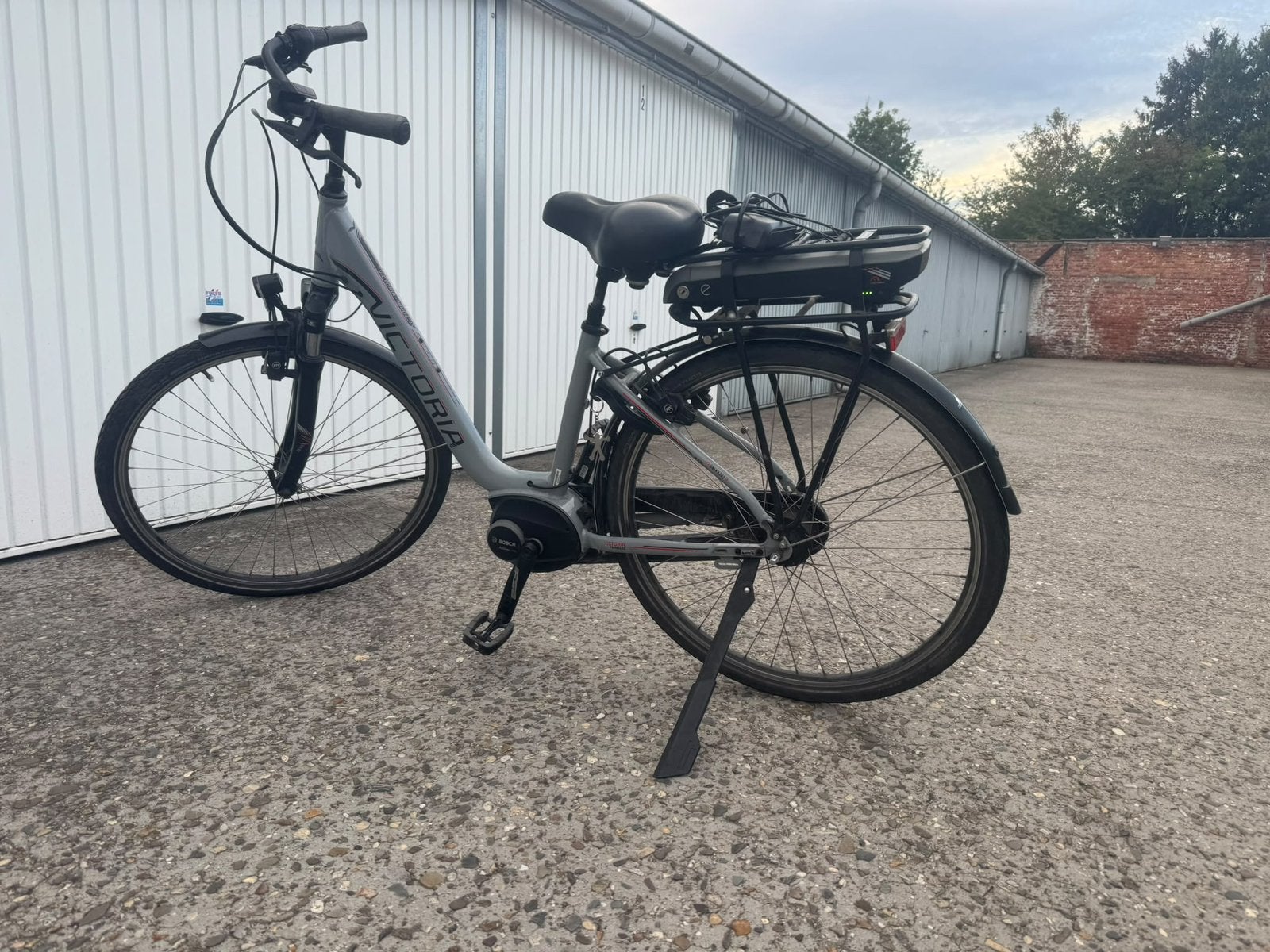 VICTORIA ELEKTRISCHE FIETS MET BOSCH MIDDENMOTOR, Fietsen en Brommers, Ophalen, Zo goed als nieuw