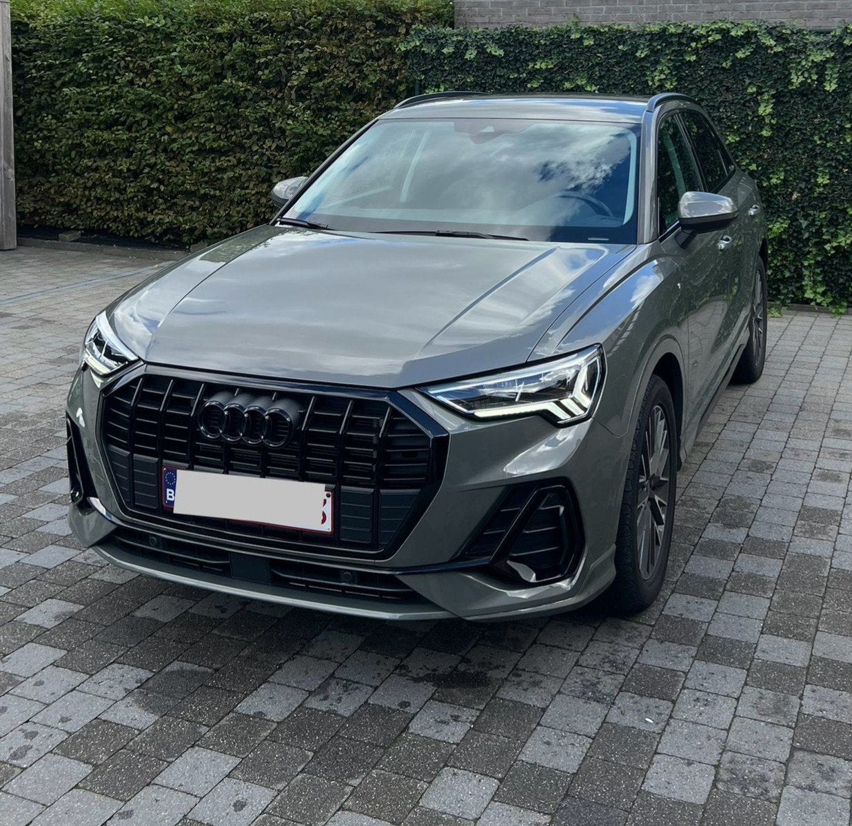 Audi Q3 35TFSI avec cuir, Cuir, Argent ou Gris, Achat, Noir