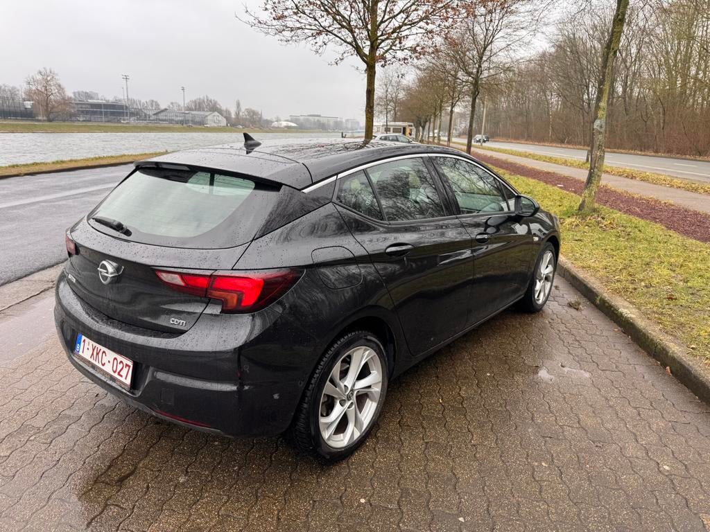 Opel astra 1.6 automaat EURO 6 b mag overa full 140000lm, Auto's, Automaat, 1600 cc, Zwart, Diesel