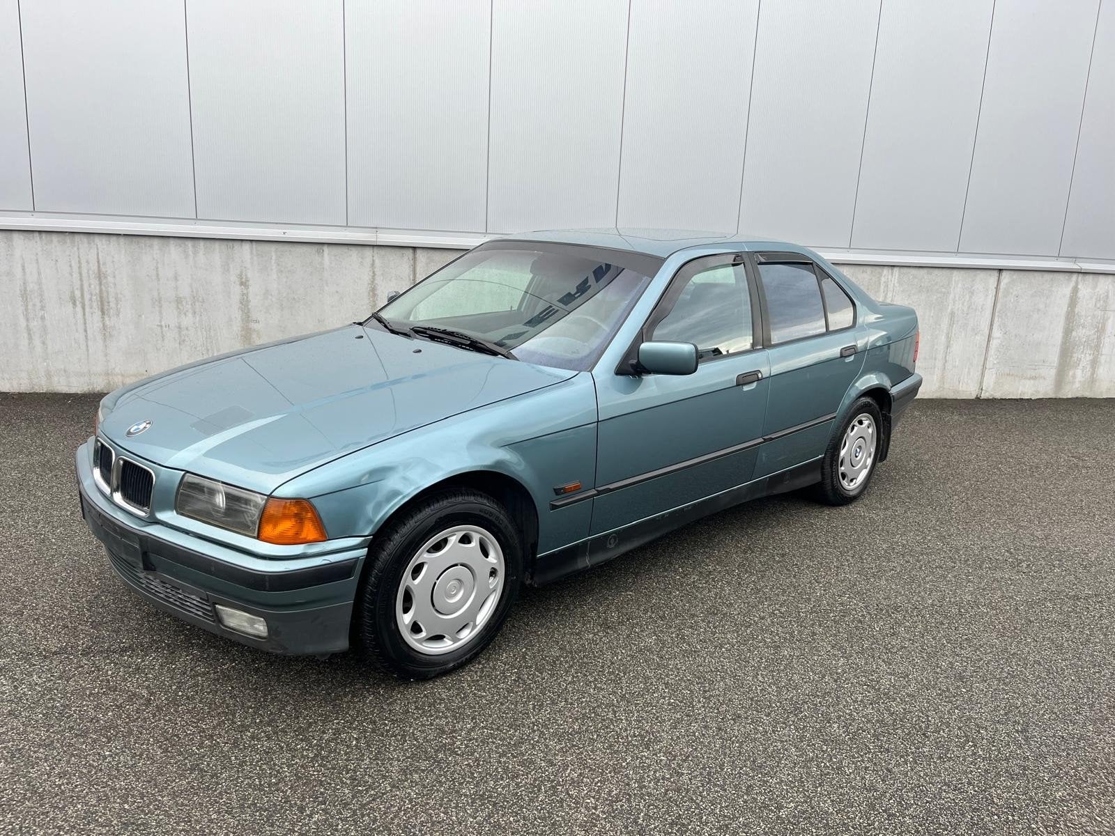 BMW 320I, Autos, Oldtimers & Ancêtres, Entreprise, BMW, Bleu, Bleu, Enlèvement
