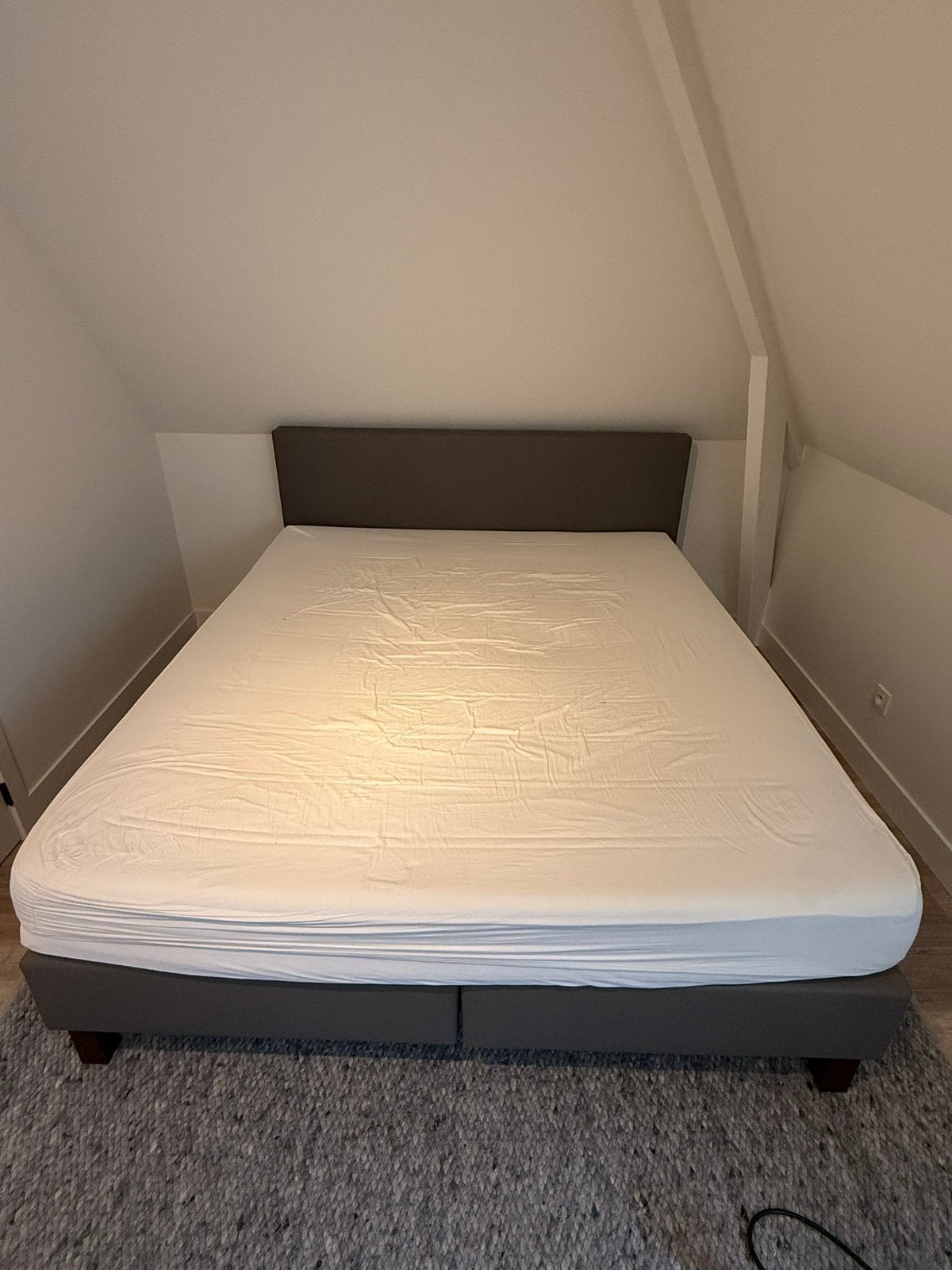 Revor boxspring 200 op 220 cm, Huis en Inrichting, Ophalen, Zo goed als nieuw, 220 cm
