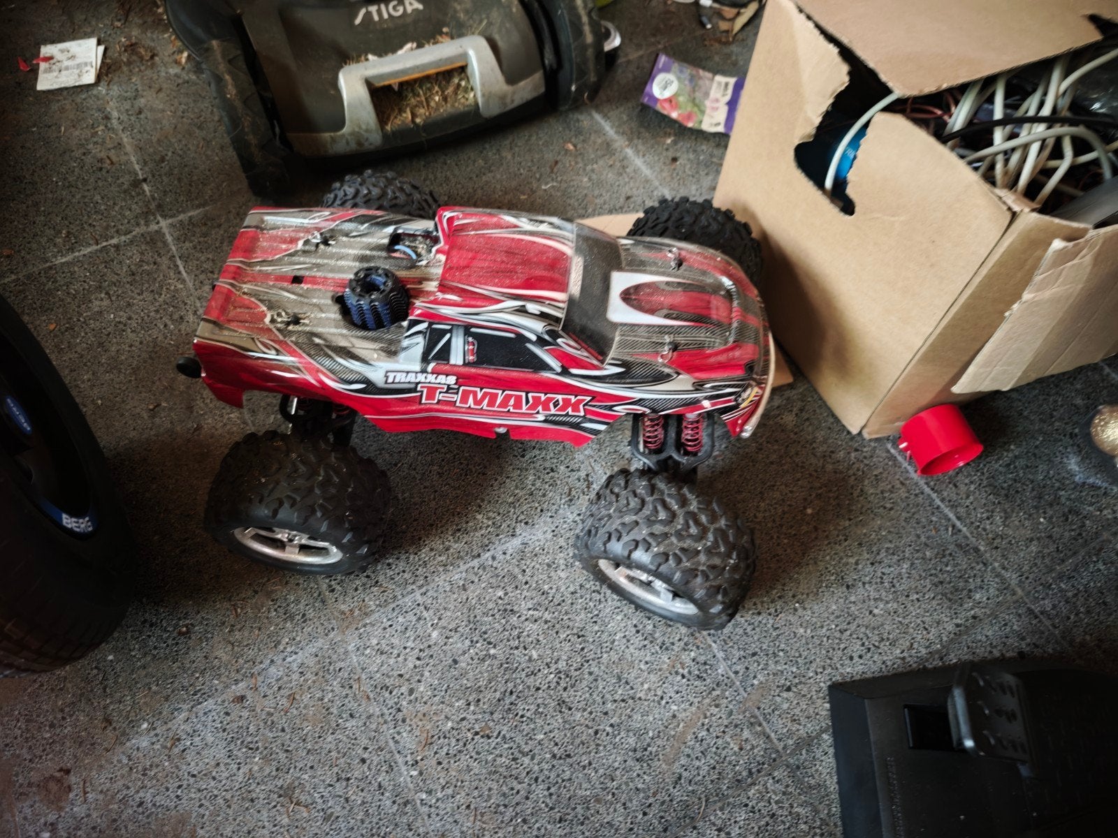 Traxxas monstertruck nitro, Hobby en Vrije tijd, Modelbouw | Radiografisch | Auto's, Ophalen, Nitro