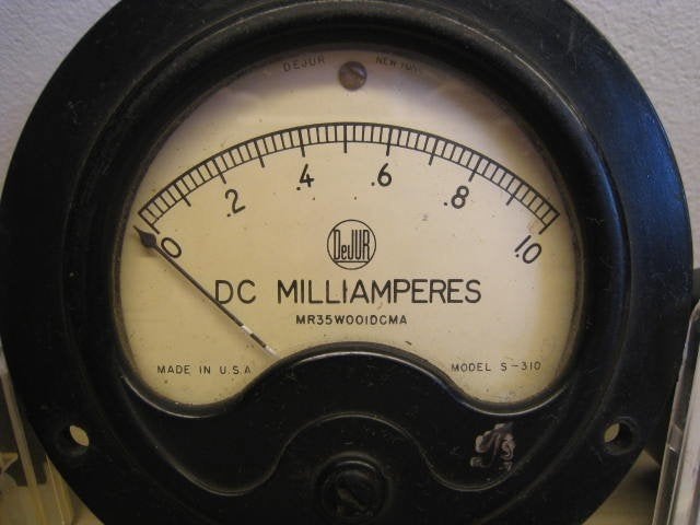 Vintage amperemeter DeJUR DC Milliamperes Analoog, -310, Doe-het-zelf en Bouw, Meetapparatuur, Ophalen