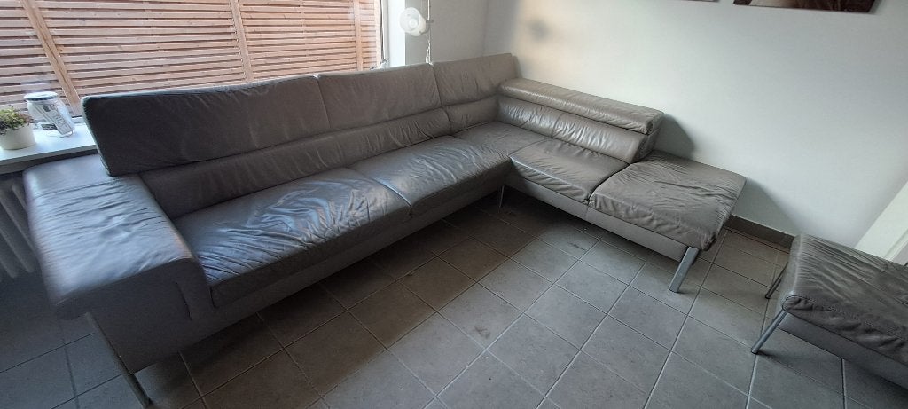 Ruime grijze lederen hoekzetel, Maison & Meubles, Canapés | Coins salons complets, Enlèvement, Utilisé, Cuir, Modern