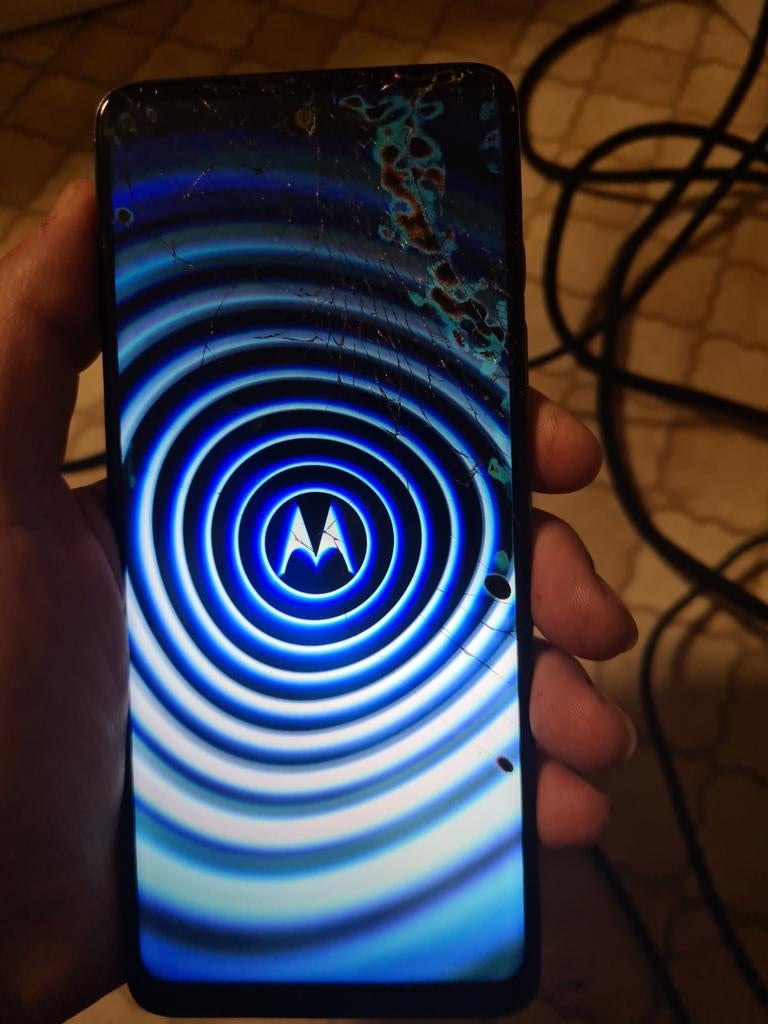 Motorola pour piece, Avec simlock (verrouillage SIM), Classique ou Candybar, Autres couleurs, 6 mégapixels ou plus