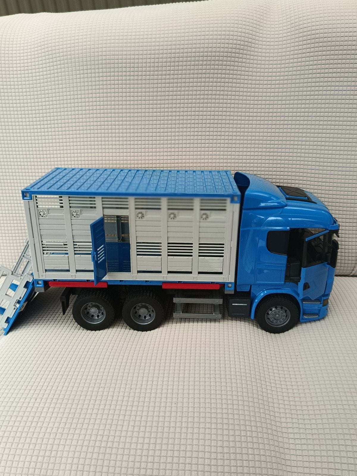 Camion à bestiaux Scania R560 Highline pour jouets, Enfants & Bébés, Jouets | Véhicules en jouets, Comme neuf, Enlèvement ou Envoi