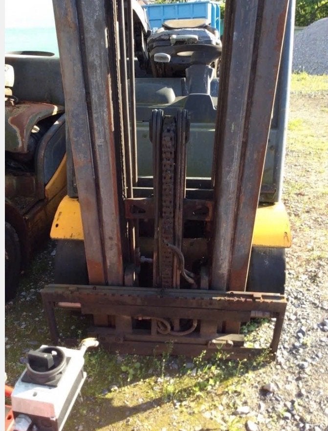 Heftrucks voor onderdelen mast of afbraak, Ophalen