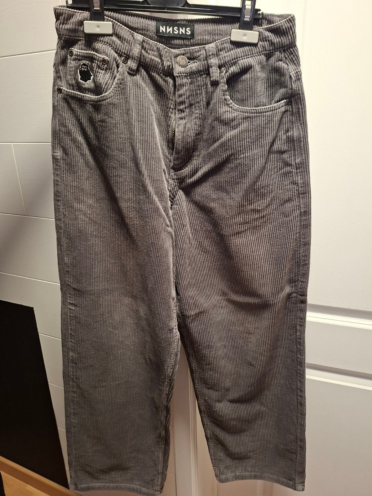 broek nnsns velour maat 25/28, Kleding | Heren, Ophalen of Verzenden