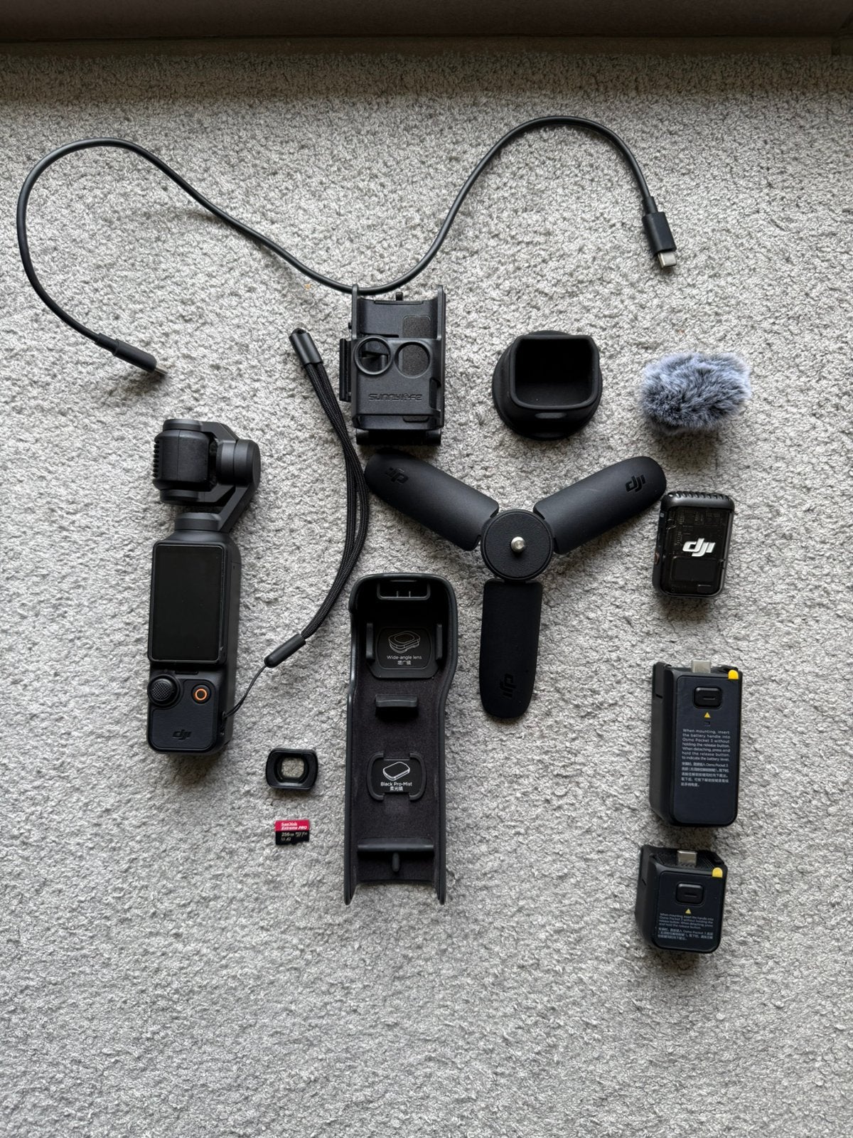 DJI Osmo Pocket3 Creator Combo Nooit Gebruikt + 256GB +Extra, TV, Hi-fi & Vidéo, Caméras action, Neuf, Autres marques, Enlèvement