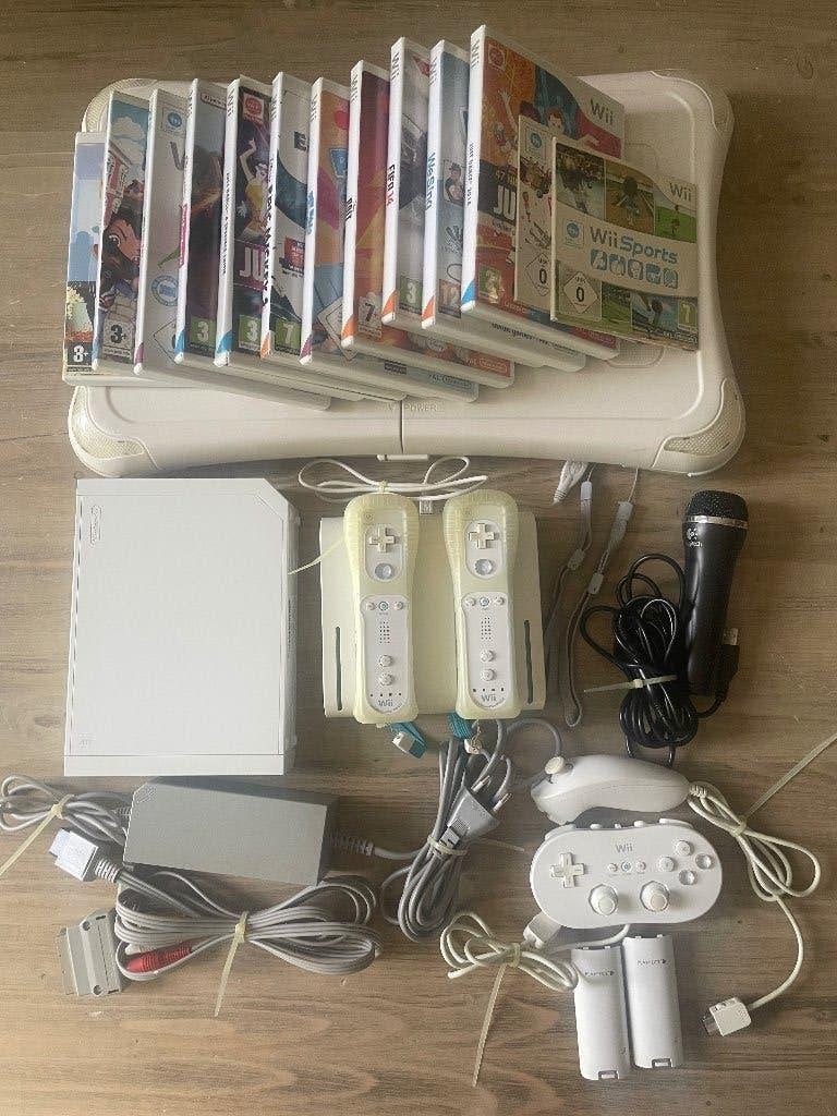 Wii console met toebehoren, Wii fit en 13 spelletjes, Games en Spelcomputers, Games | Nintendo Wii, Ophalen, Gebruikt