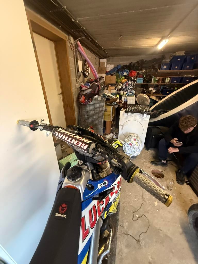 250 rmz, Vélos & Vélomoteurs, Cyclomoteurs | Cyclomoteurs de cross, Comme neuf, Suzuki, Enlèvement ou Envoi