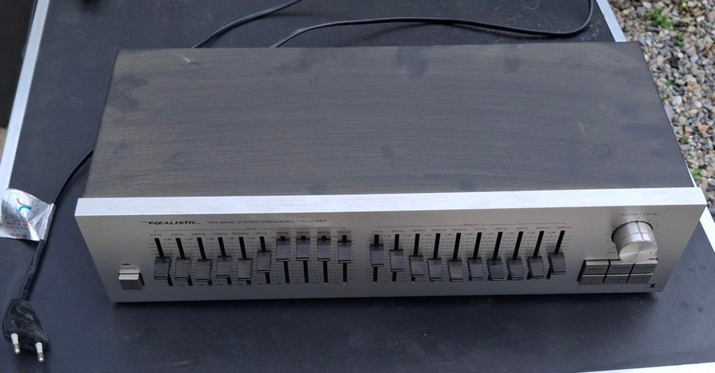 Realistic ten band stereo frequency aqualizer, TV, Hi-fi & Vidéo, Appareils professionnels