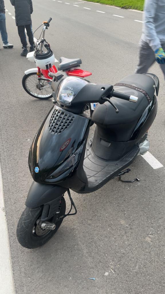 Zip 2t, Fietsen en Brommers, Ophalen, Zo goed als nieuw, Zip