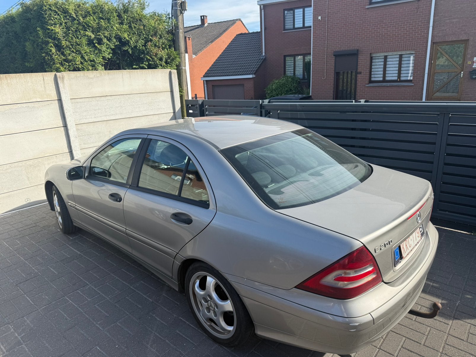 Mercedes c200cdi 230.000km 2005, Autos, Mercedes-Benz, Argent ou Gris, Achat, Boîte manuelle, Noir
