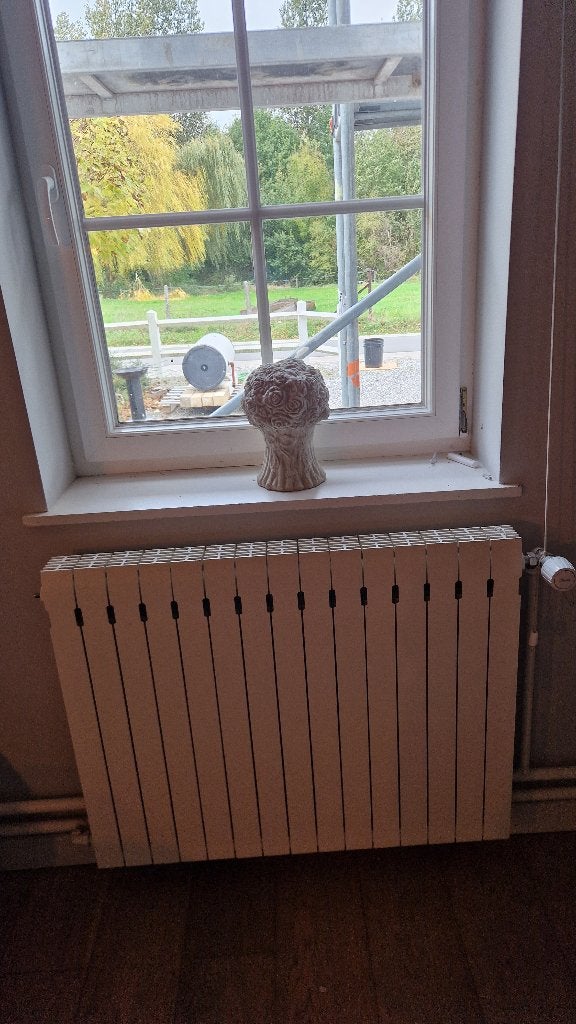 Beaux radiateurs (fonte et alu) avec vanne thermostatique., Bricolage & Construction, Enlèvement, Utilisé, Radiateur