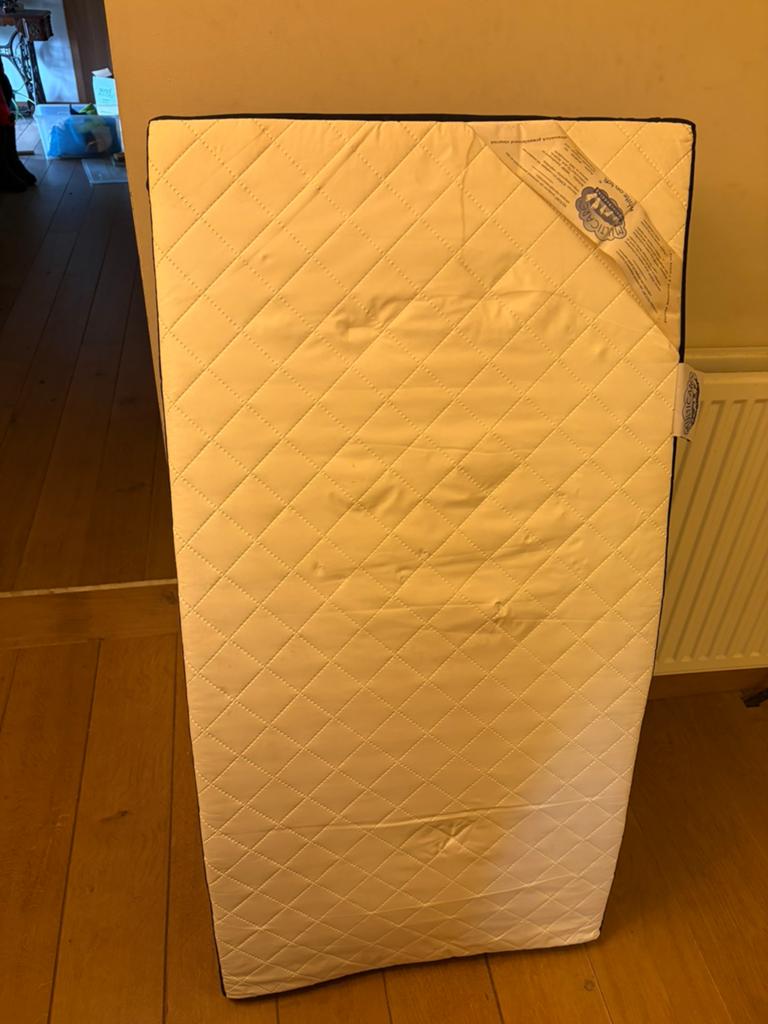 Multicare kwaliteits matras babybed, Ophalen, Zo goed als nieuw, Matras