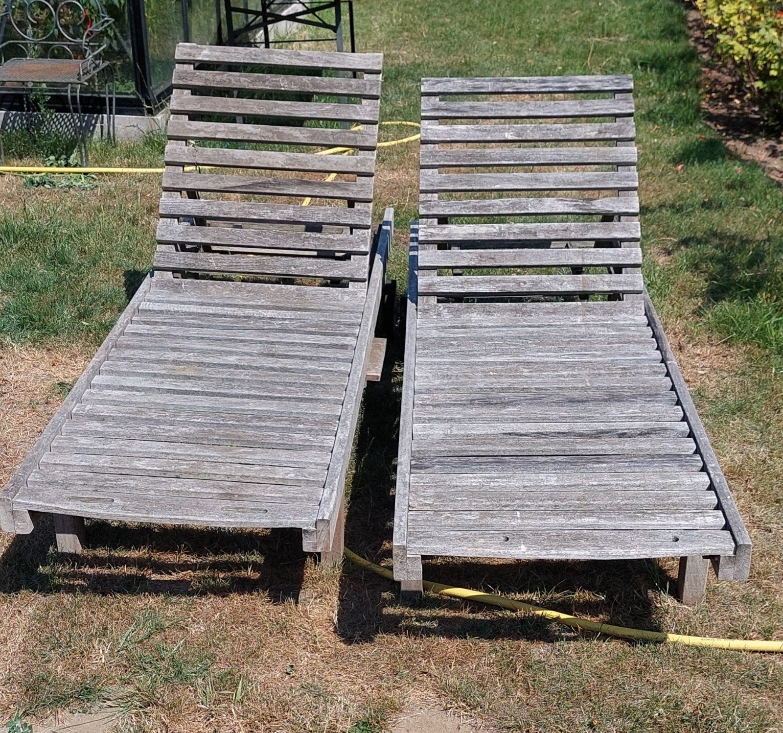 set van 2 teak ligbedden, Ophalen