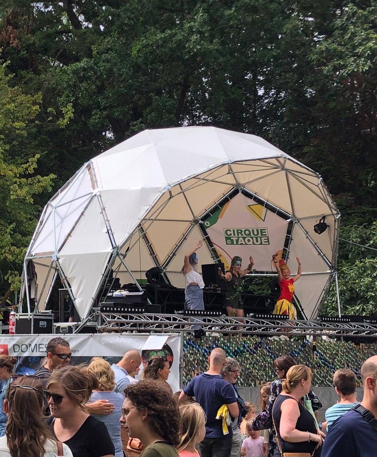 Stage, Enlèvement