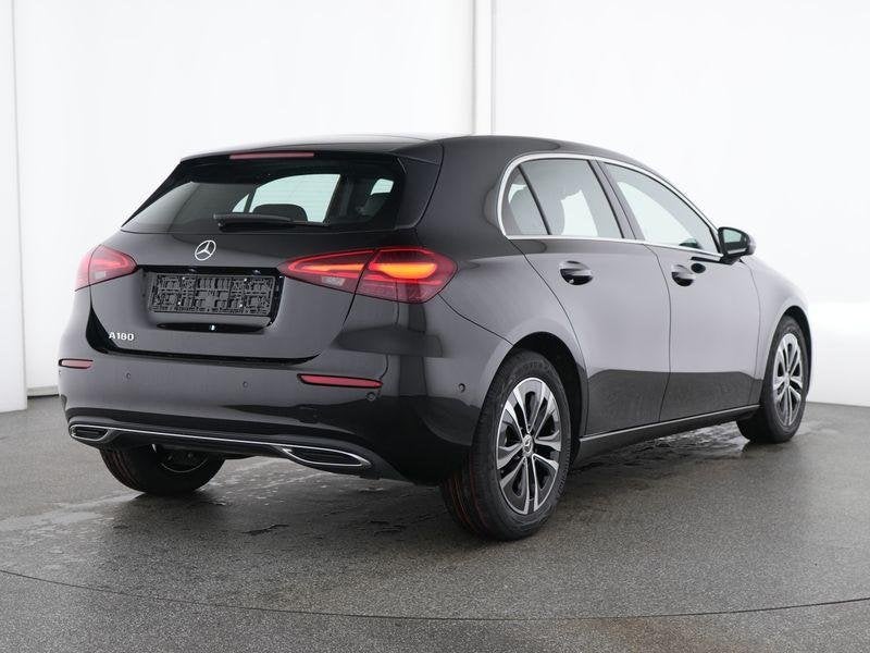 Mercedes-Benz A-Klasse 180 Hatchback Luxury Line | Smartphon, 100 kW, Achat, 1440 kg, Euro 6