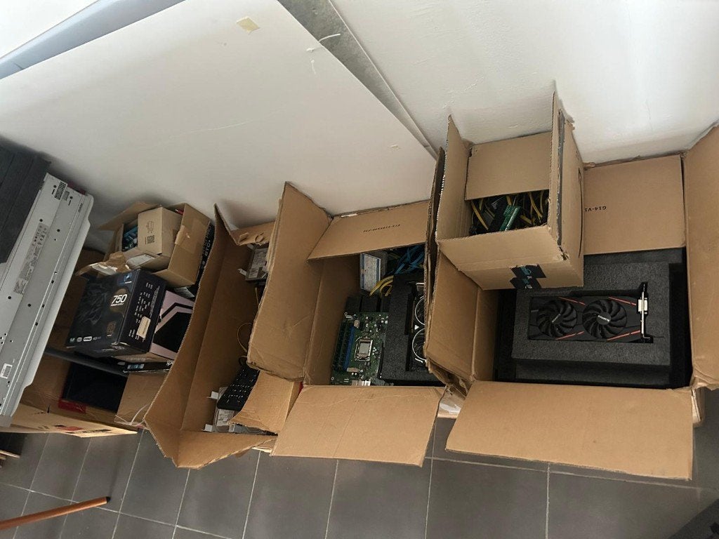 3 RIGS DE MINAGE COMPLETS PRÊT À MINER LOT COMPLET, Computers en Software, Overige Computers en Software, Ophalen, Zo goed als nieuw