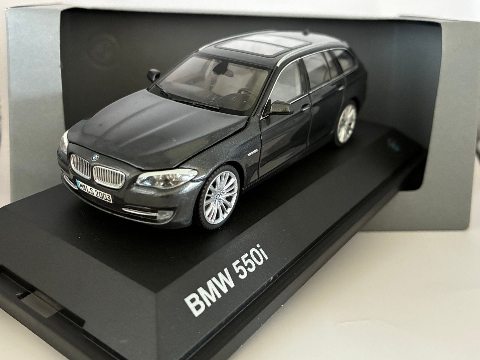 BMW Série 5 Série 5 Touring (Type F11) 2011 - Schuco, Envoi, Neuf, Voiture, Schuco