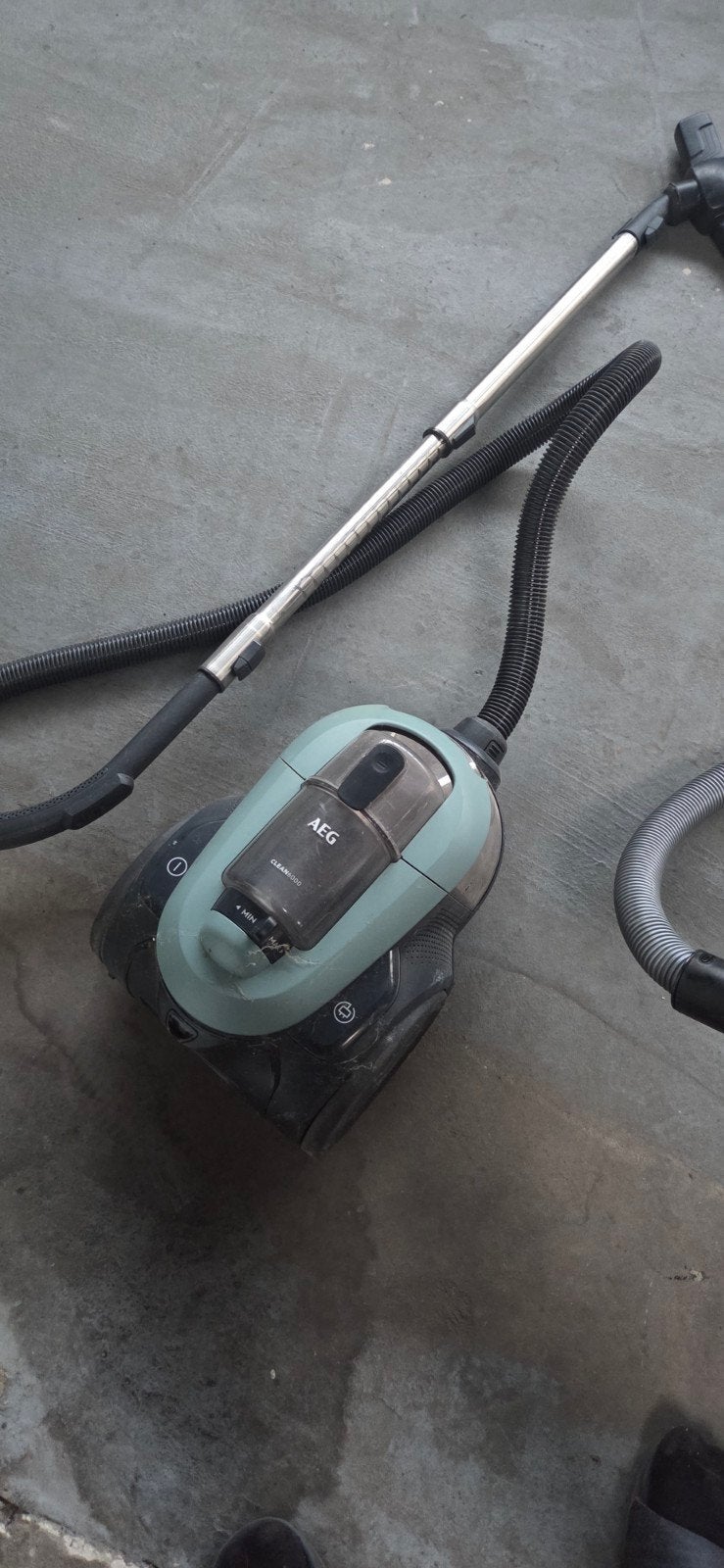Aeg stofzuiger clean6000, Gebruikt, Ophalen of Verzenden, Sledestofzuiger, Reservoir