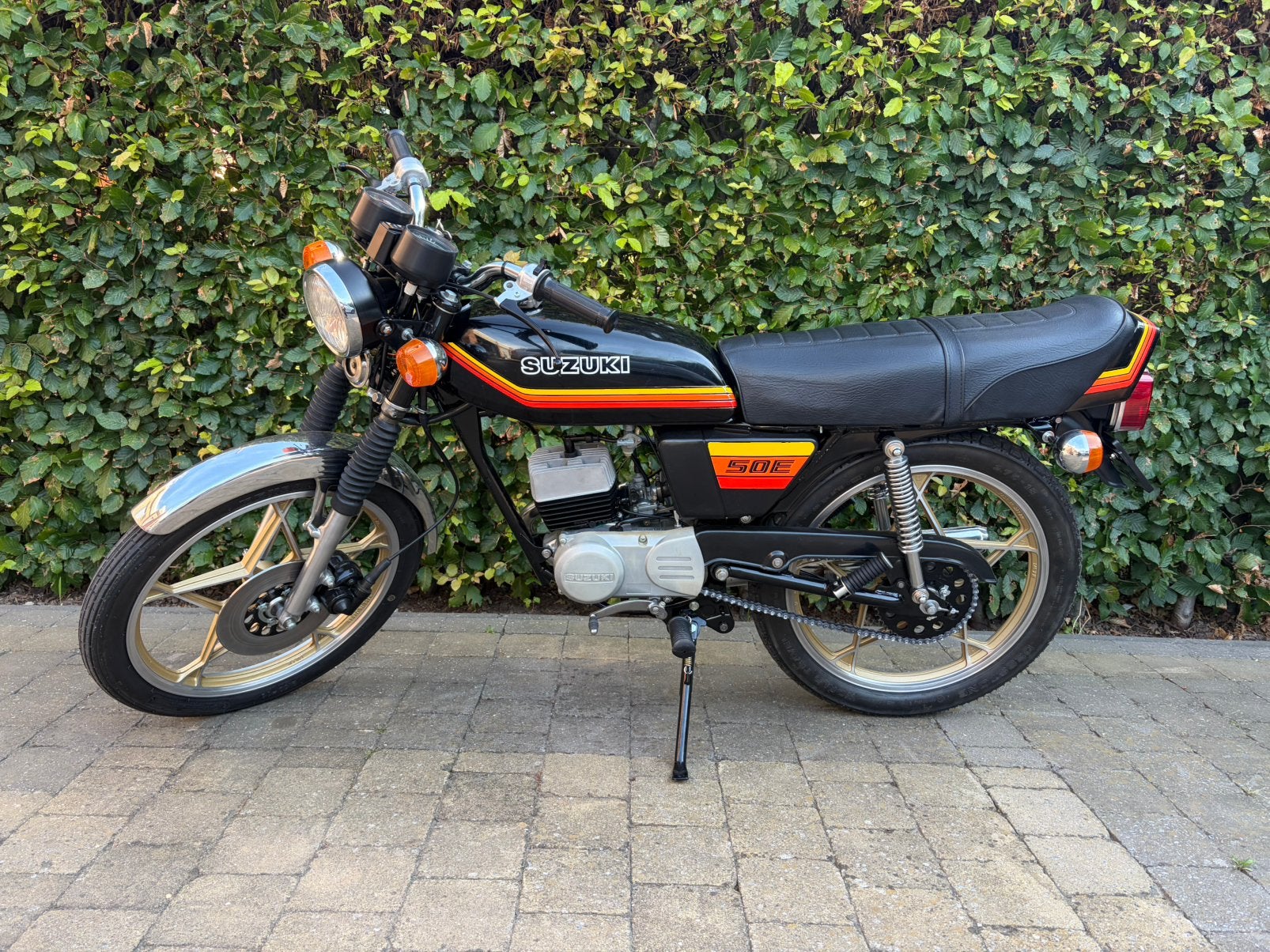 Suzuki GT50E van 1980 volledig gerestaureerd, Enlèvement