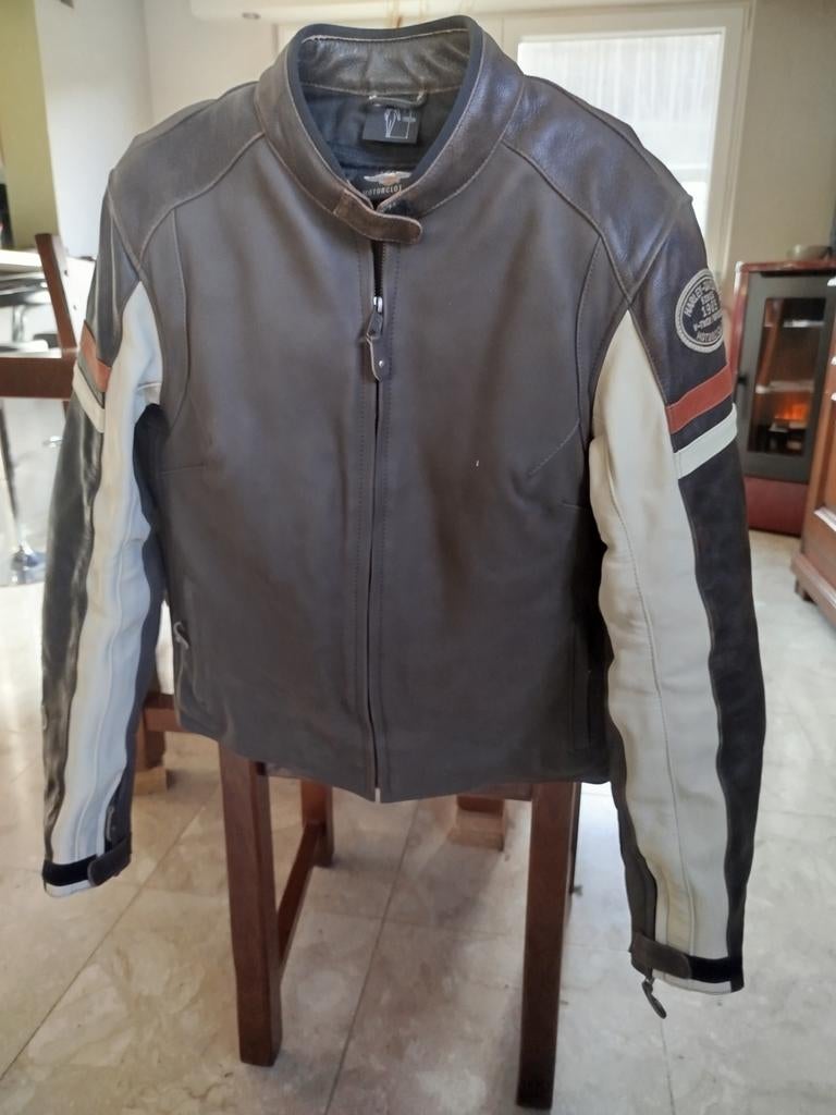 Superbe Veste CUIR Harley Davidson Femme Etat NEUF..., Motos