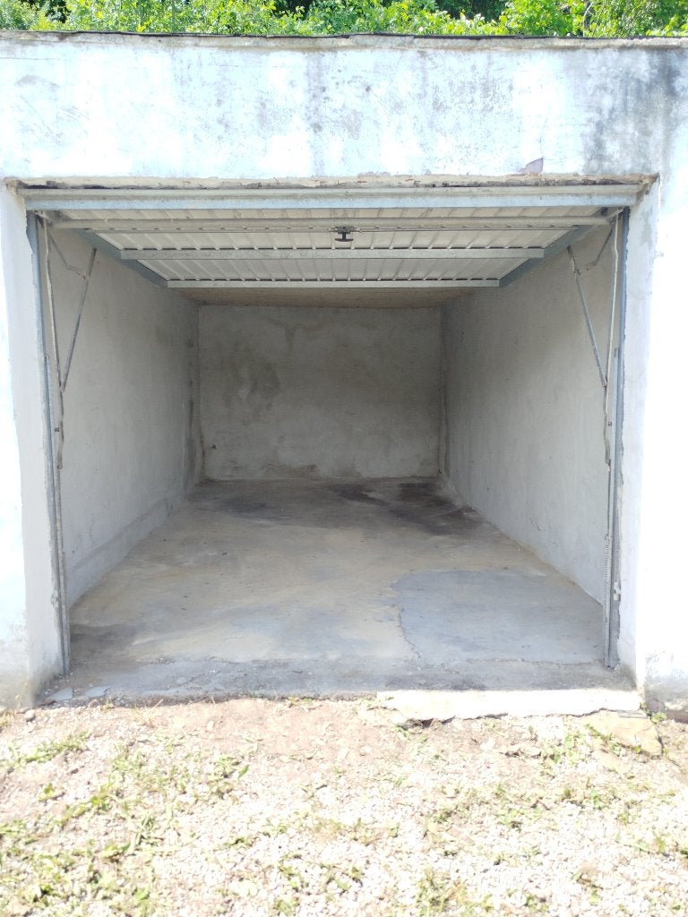 Garage a louer bouffioulx, Immo, Garages & Places de parking, Charleroi