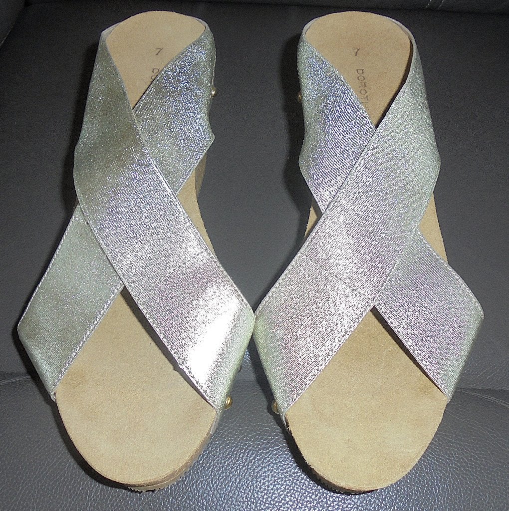 sandales, tongs, argent doré taille 7 (41) Dorothy Perkins, Neuf, Enlèvement ou Envoi, Autres couleurs, Sandales et Mûles