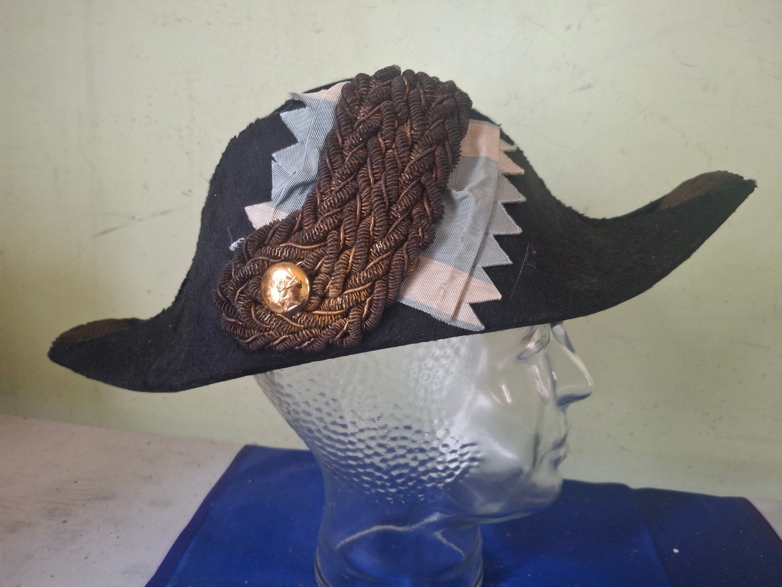 bicorne, Enlèvement ou Envoi