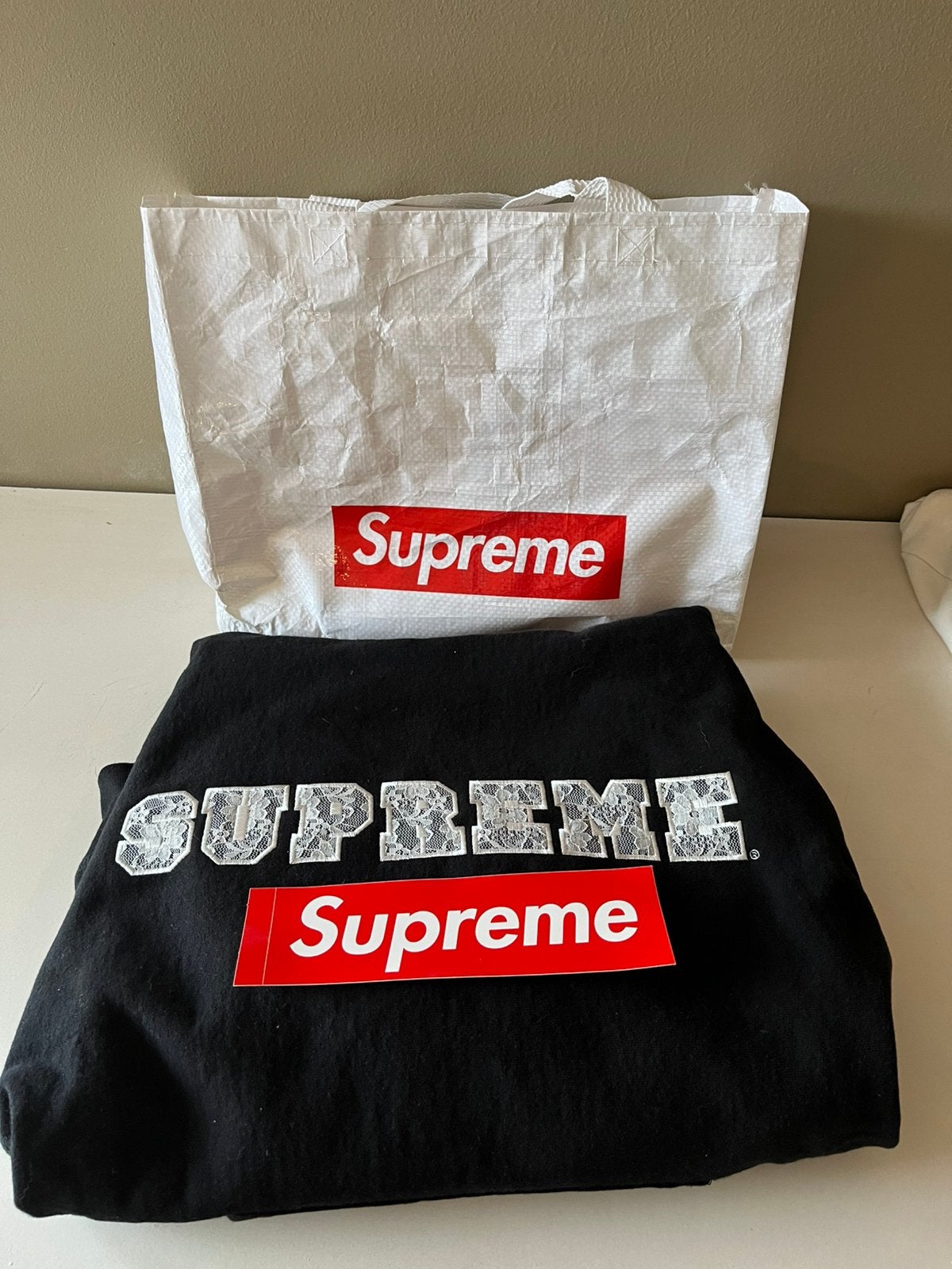 Zwarte medium Supreme trui, Ophalen, Nieuw, Maat 48/50 (M), Zwart