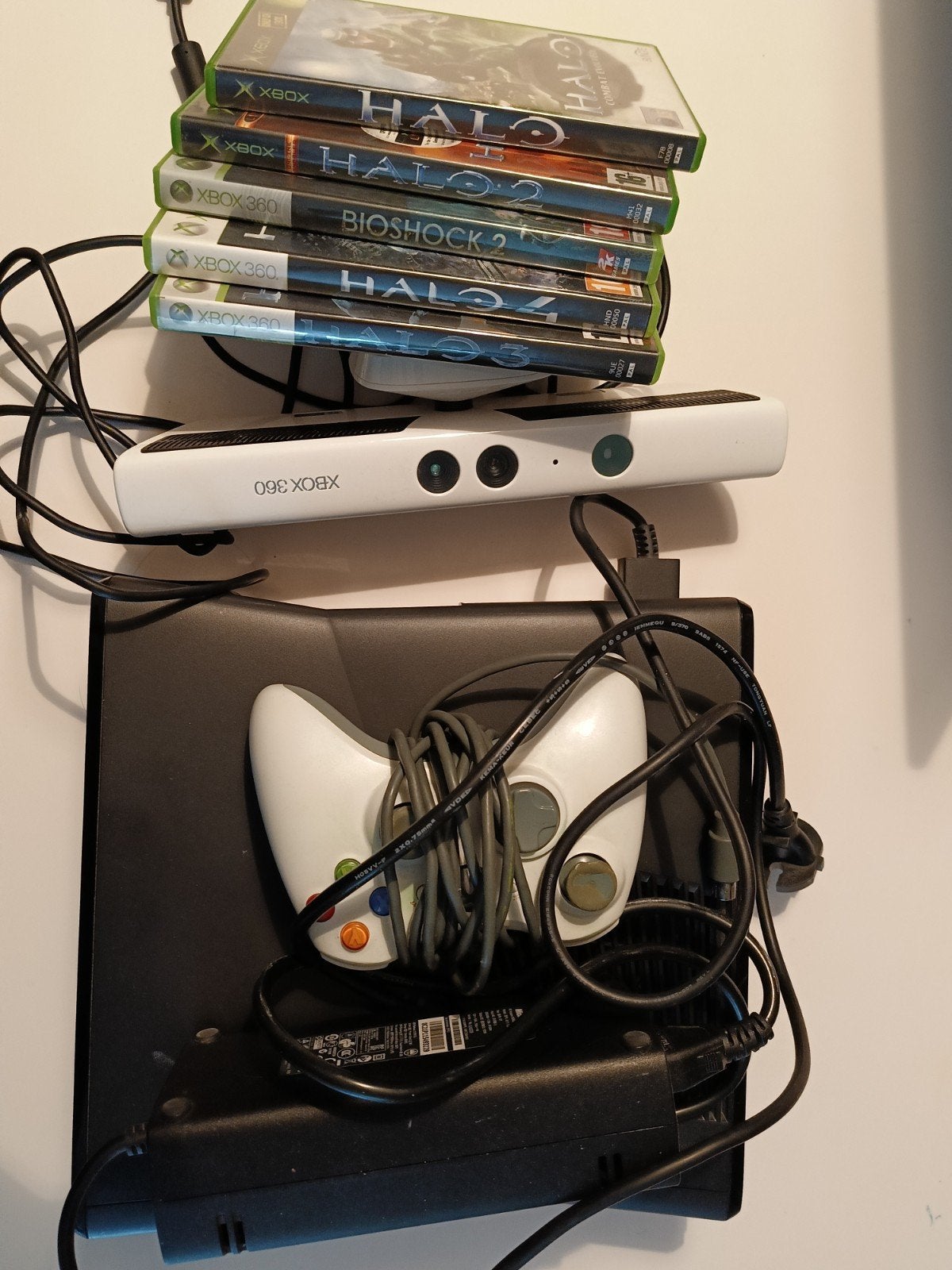 Xbox 360 met spelletjes , console en kinect, Games en Spelcomputers, Ophalen, Gebruikt, Met 1 controller, Met games