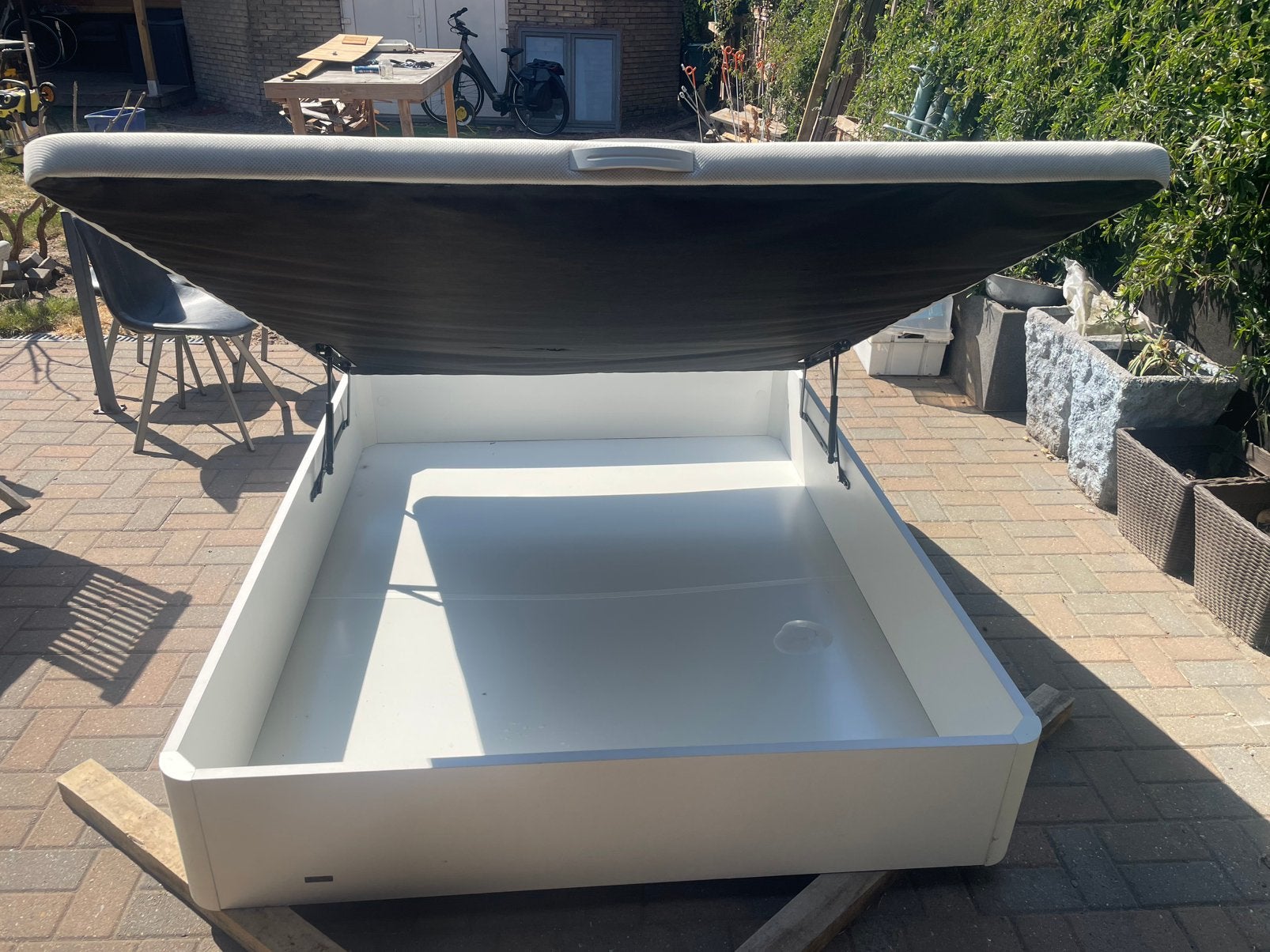 Bed 160X200 zonder matras, Huis en Inrichting, Ophalen, Zo goed als nieuw