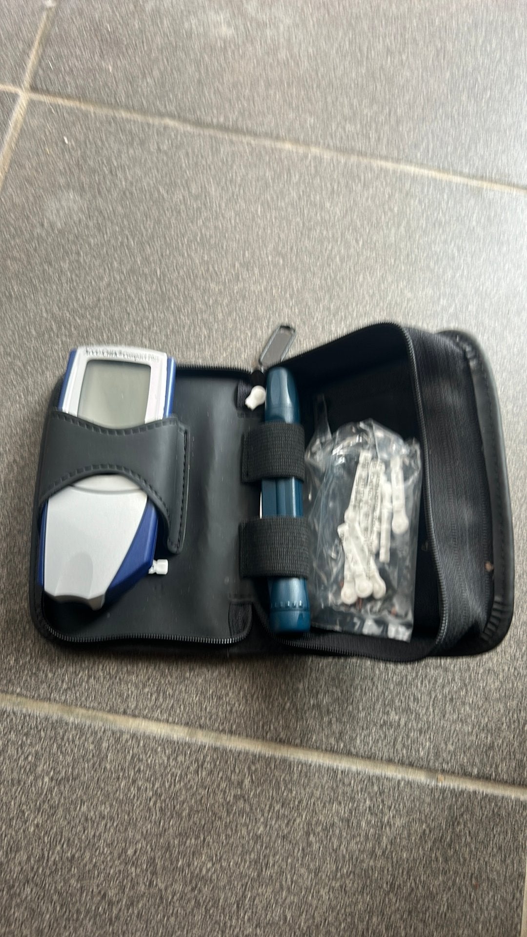 Accu check glucosemeter, Ophalen, Zo goed als nieuw