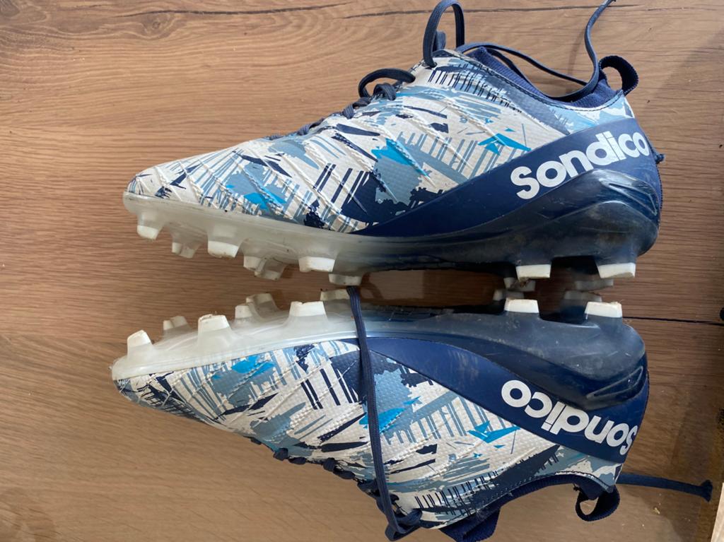 Chaussures de foot élite, Sport en Fitness, Voetbal, Ophalen of Verzenden, Zo goed als nieuw, Schoenen
