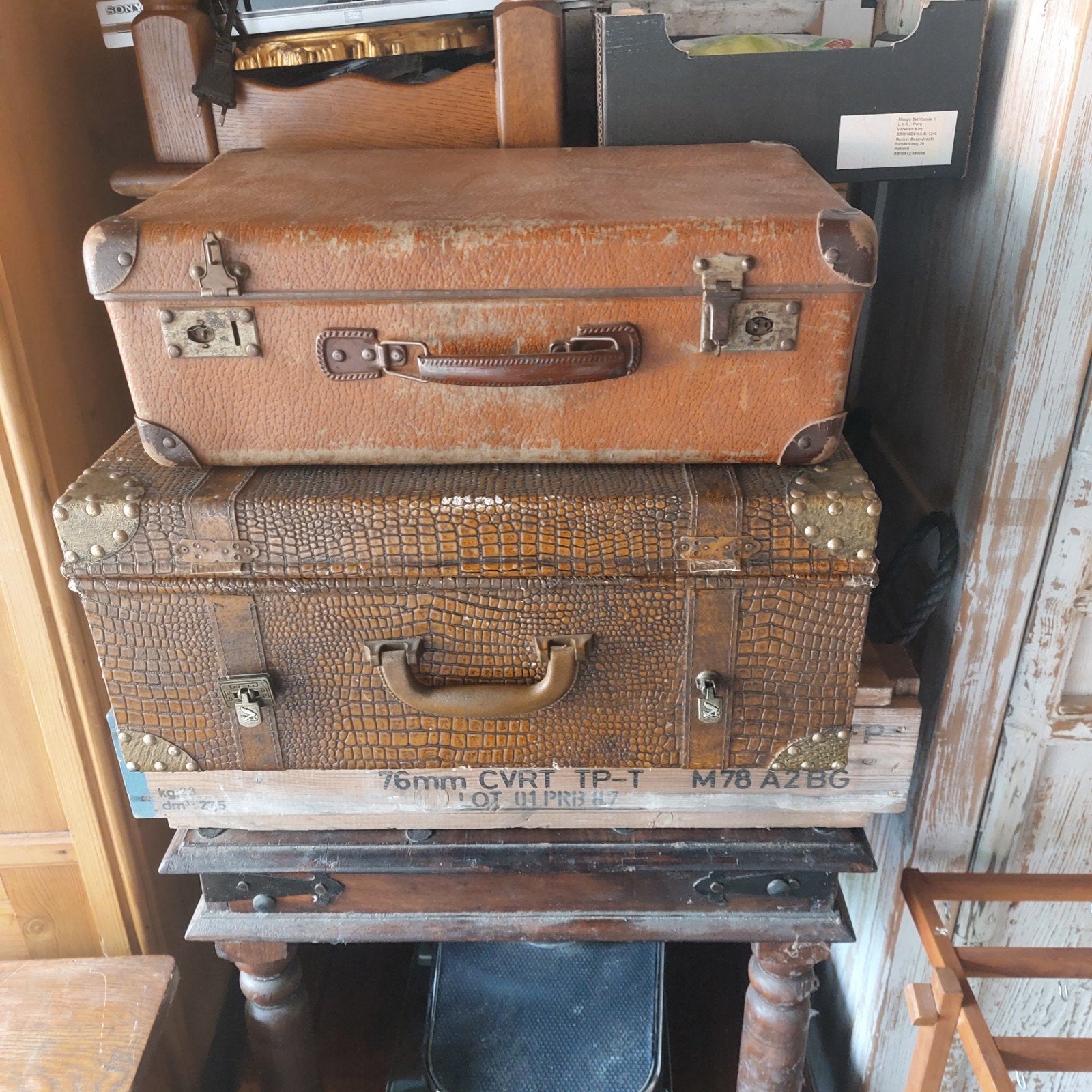 2 oude koffers, Antiquités & Art, Antiquités | Bureau & Affaires, Enlèvement