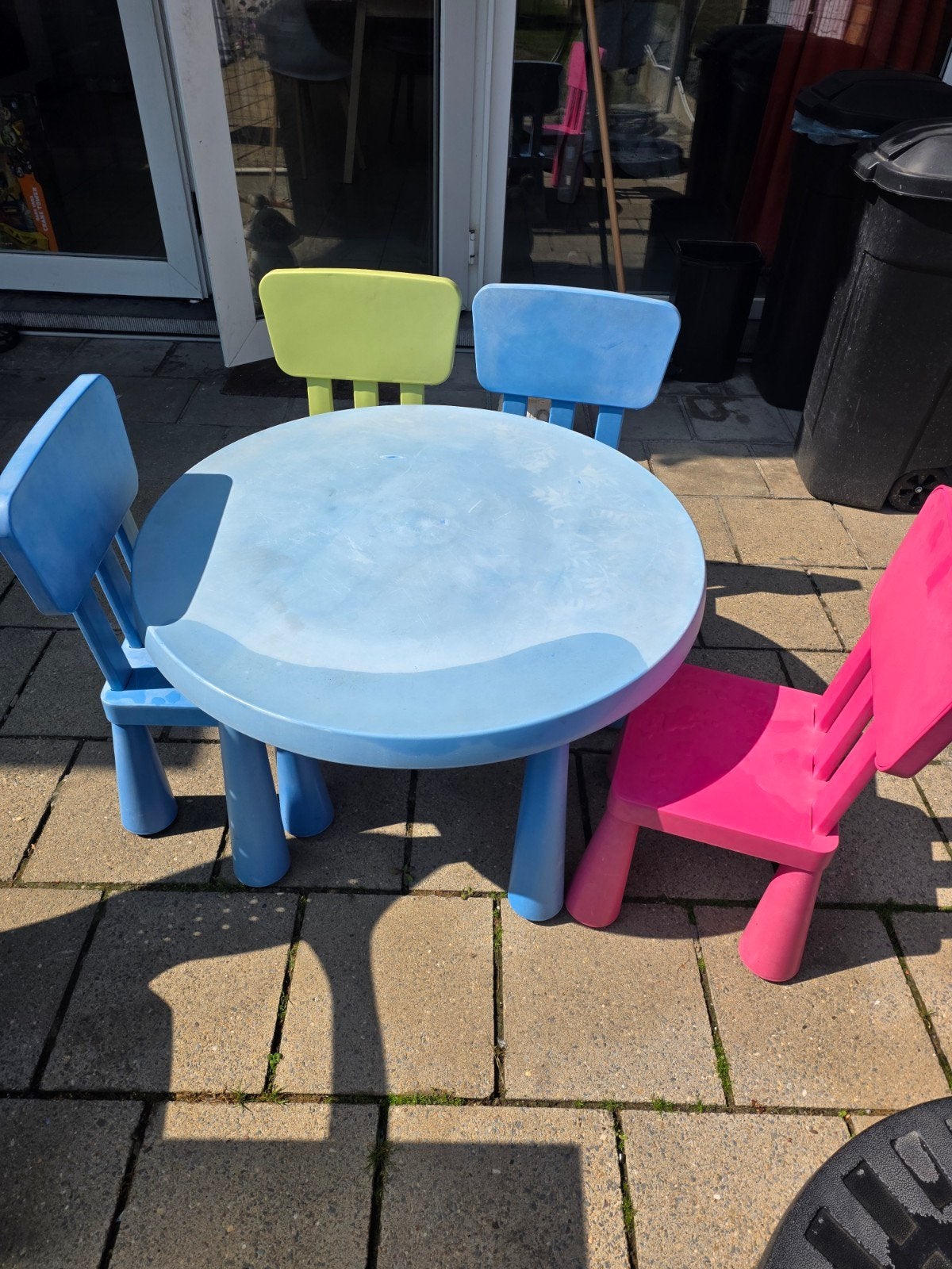 table avec 4 chaises, Enlèvement, Utilisé, Table(s) et Chaise(s)