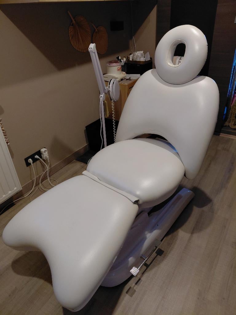 Behandelstoel schoonheidsspecialiste, Ophalen, Gebruikt, Massagetafel
