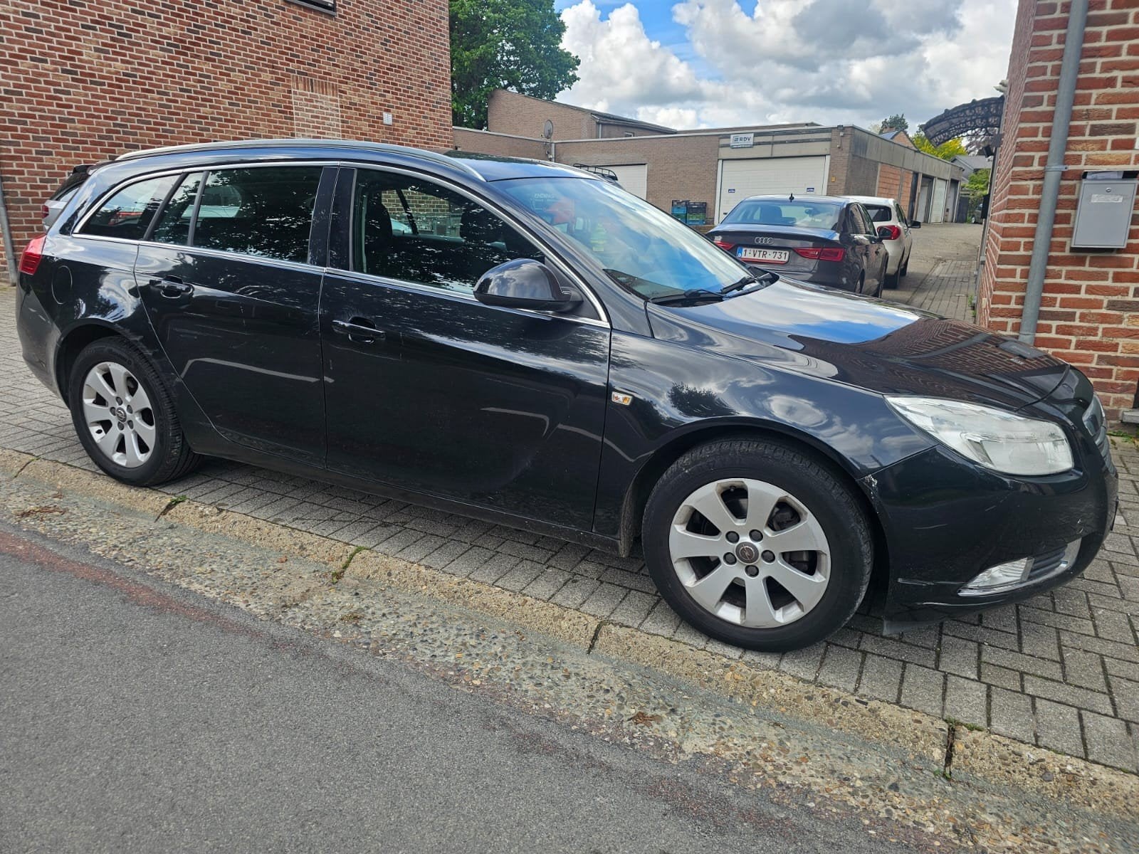 Opel insignia 2.0l sport tourer automatique 2013, Achat, Carnet d'entretien, Noir, 5 portes