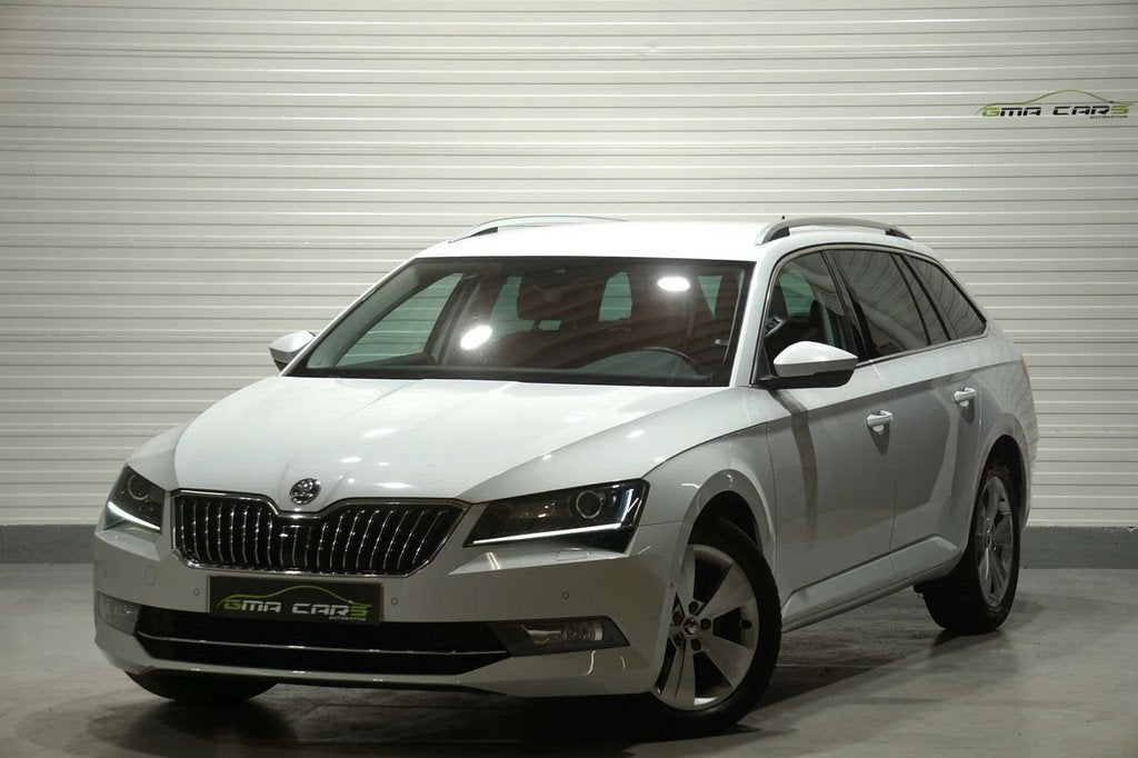 Skoda Superb Superb SW 1.8 TSI Style DSG Aut-Navi-HLeder-Air, Auto's, Skoda, Automaat, 4 cilinders, Lichtsensor, Wit