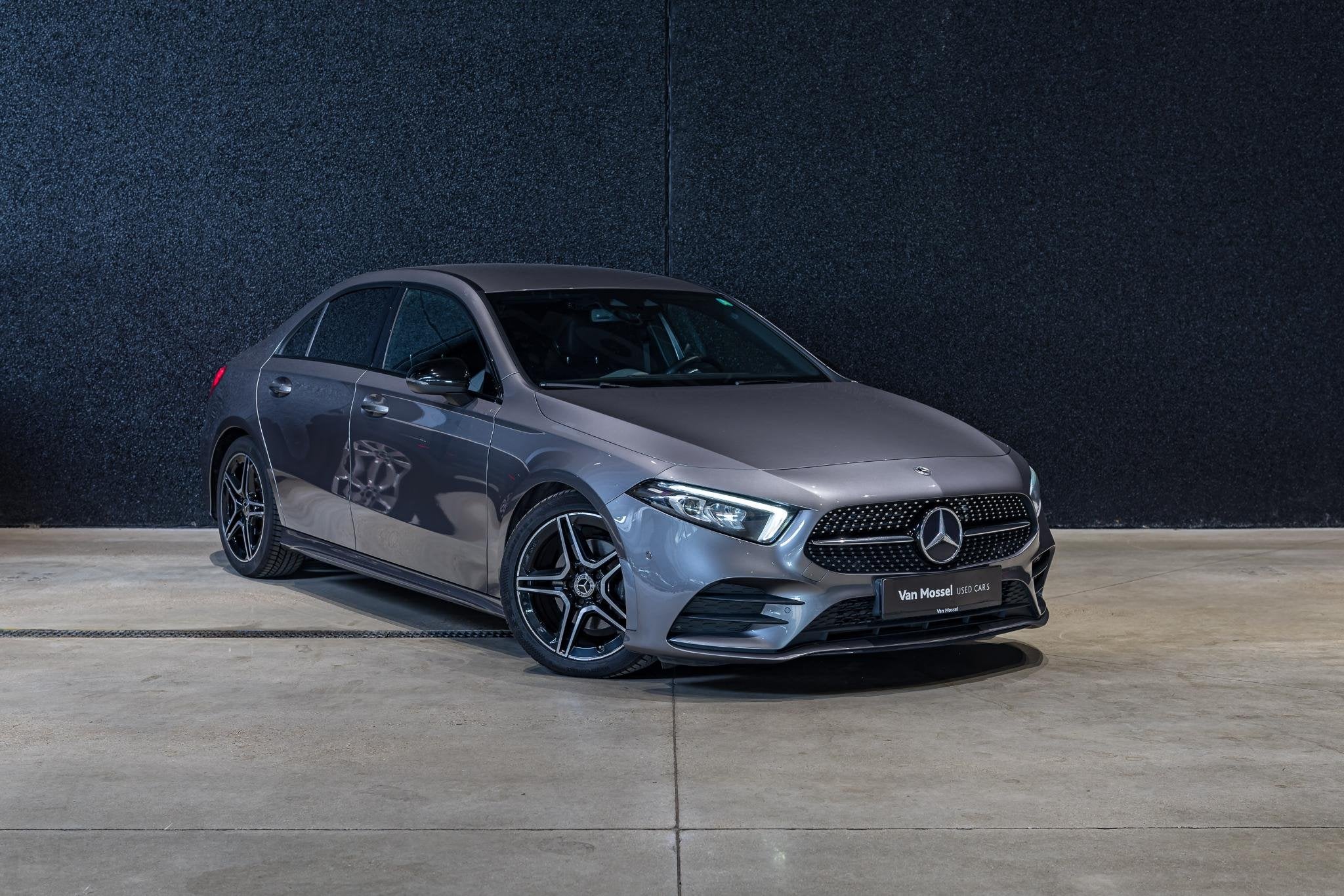 Mercedes-Benz A-Klasse A 180 d Business Line AMG Line | LED, Auto's, Mercedes-Benz, 745 kg, Gebruikt, 4 cilinders, Start-stop-systeem