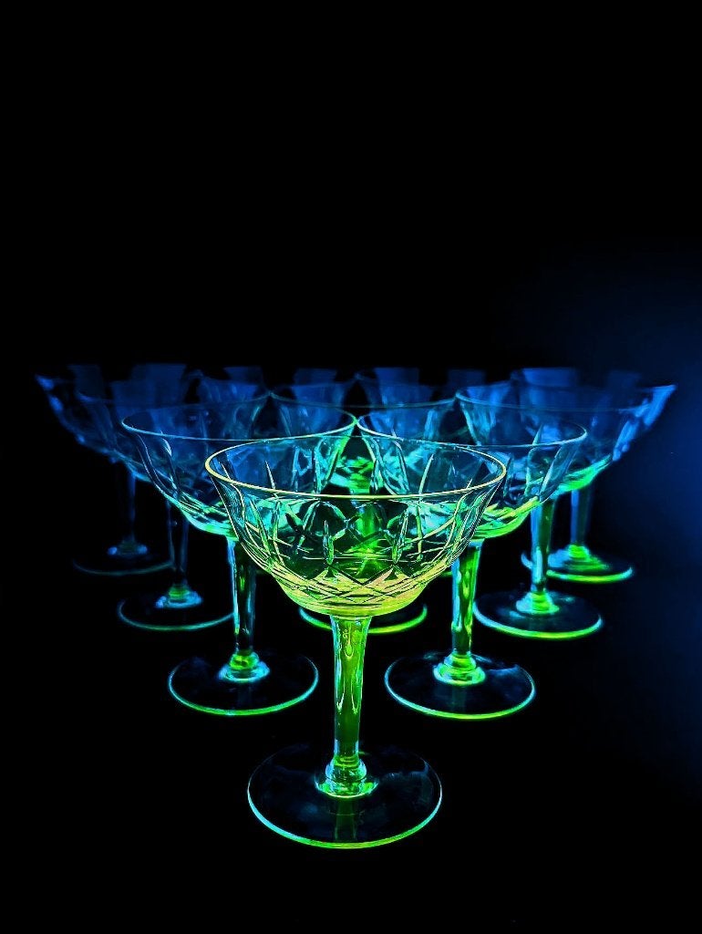 10 x Champagne Glass in UV Reactive Mid Century, Verzenden