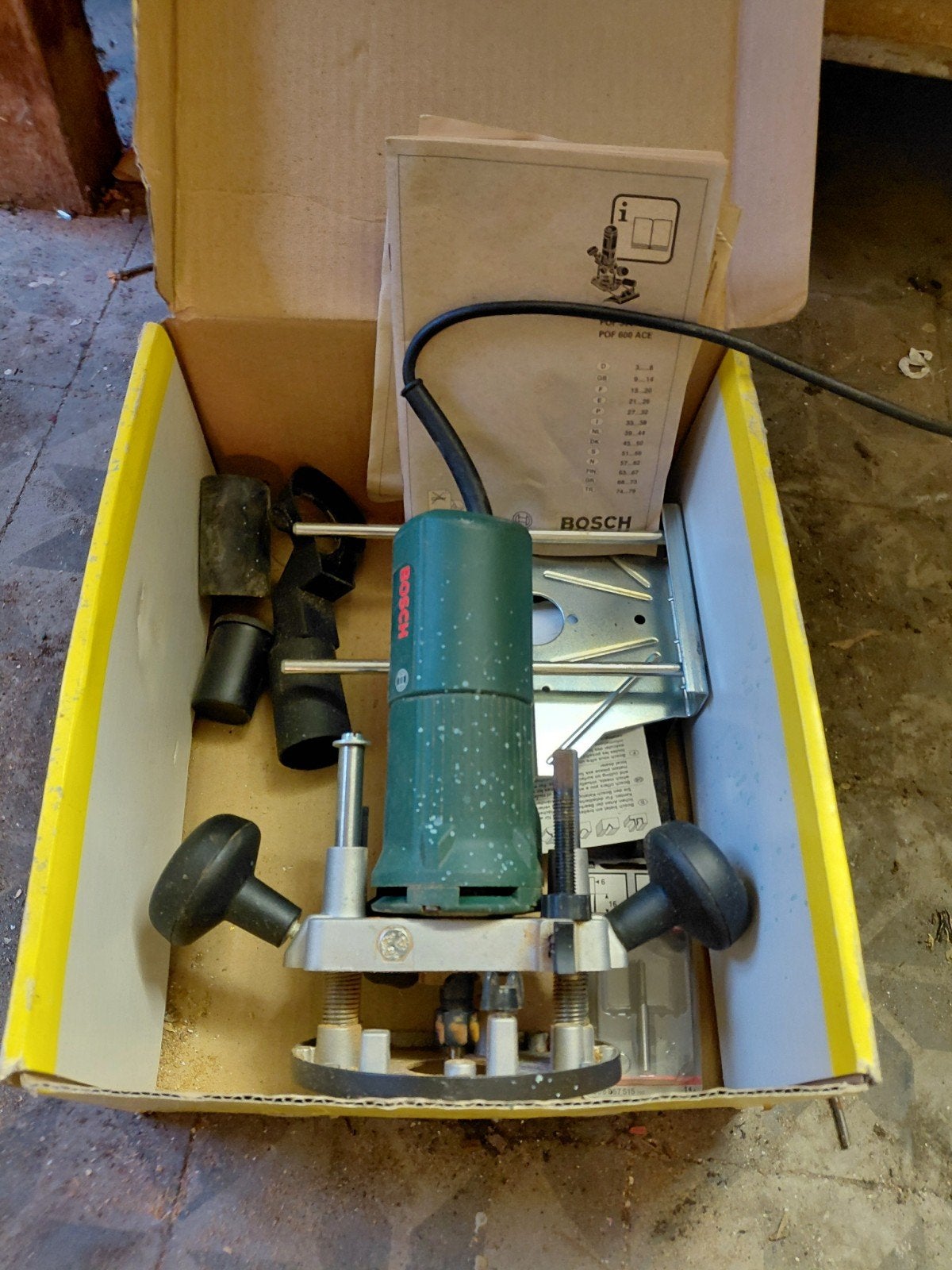 (oud) freesmachine Bosh, Doe-het-zelf en Bouw, Gereedschap | Freesmachines, Gebruikt, Ophalen of Verzenden, Bovenfrees, Elektrisch