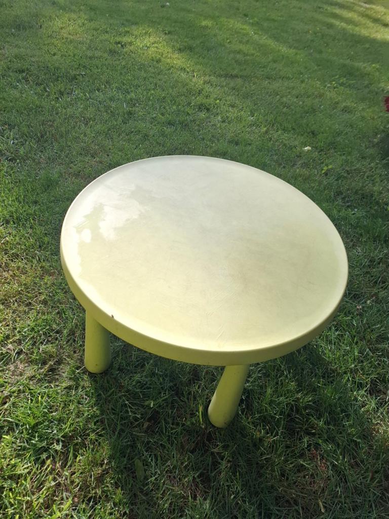 Kindertafel ikea + 2 stoeltjes, Huis en Inrichting, Tafels | Bijzettafels, Ophalen