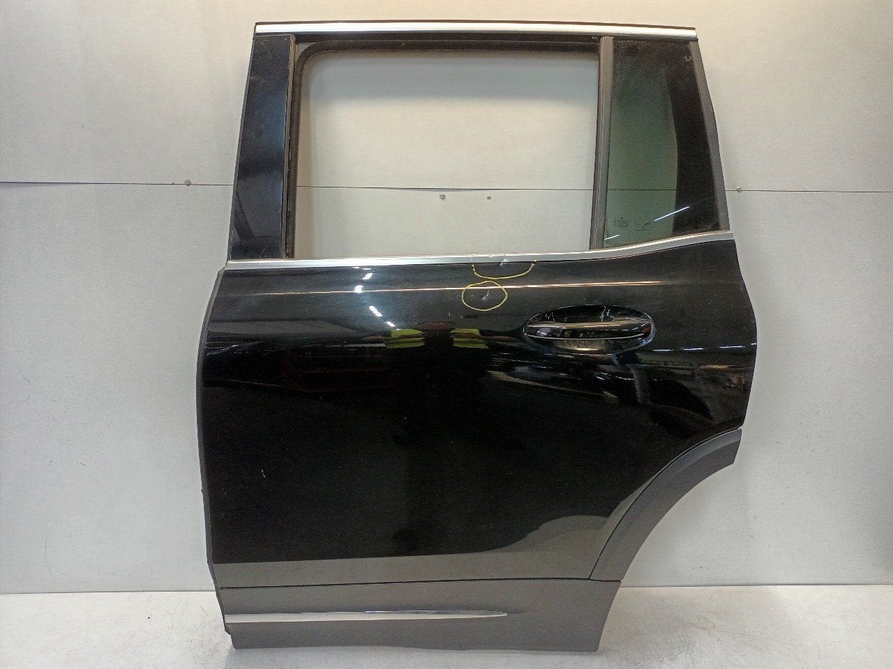 Portier links achter Mercedes-Benz EQ-Klasse, Onderdelen@venauto.nl, Van der Ven Autorecycling B.V., Gebruikt, Ettenseweg 76, 4706 PB Roosendaal, The Netherlands